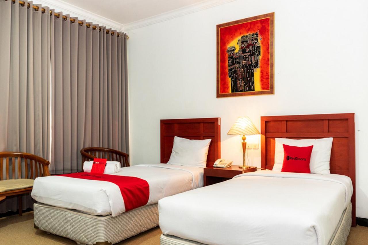 Reddoorz Plus Syariah Near Java Supermall Semarang 2 Eksteriør bilde